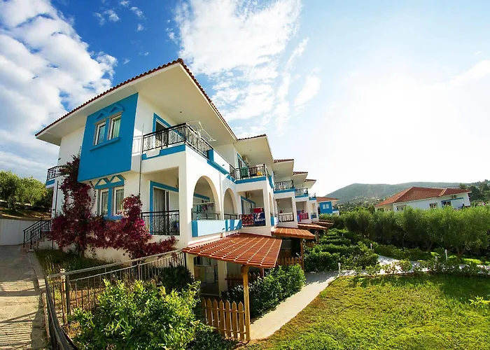 Sonia Village Aparthotel 3*